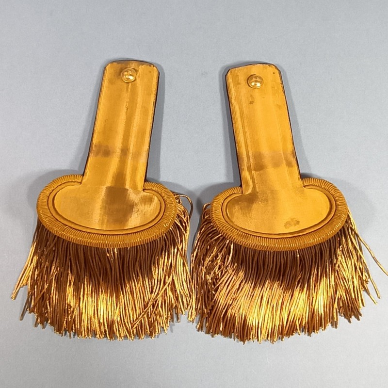 PAIRE D'EPAULETTES DE LIEUTENANT OU CAPITAINE D'OFFICIER D'INFANTERIE MODELE TROISIEME REPUBLIQUE 1914 TENUE 1931 EN BOITE